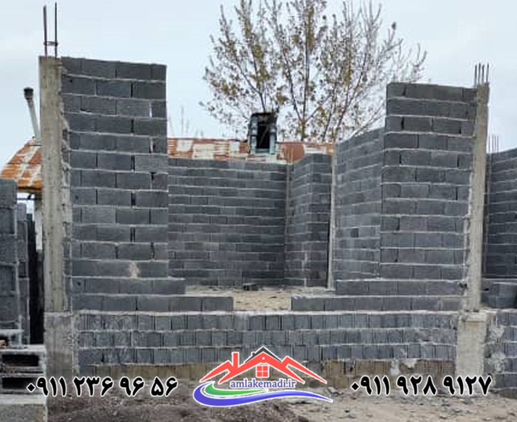 زمین 250 متری و یک بنای نیمه کاره